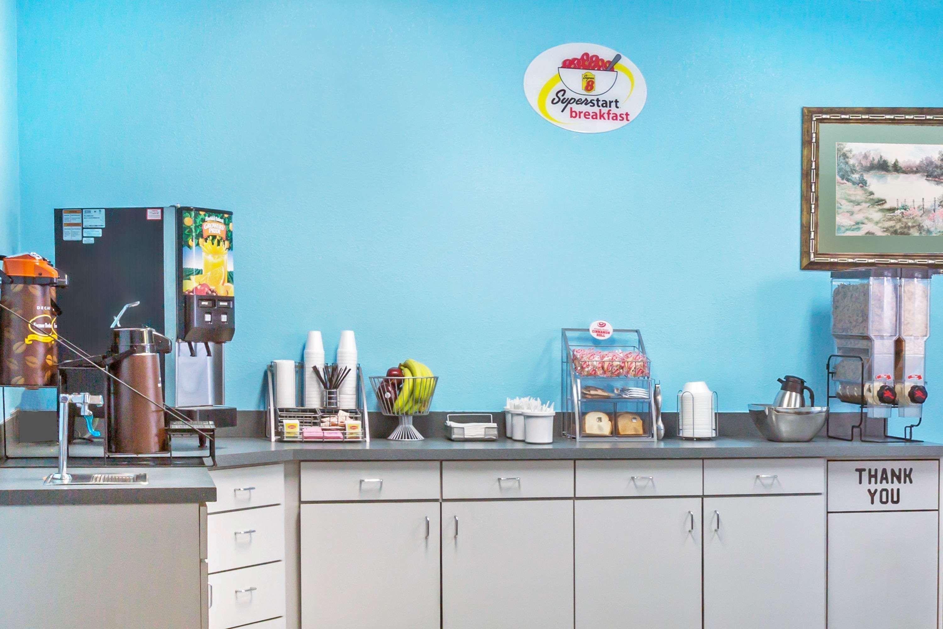 Super 8 By Wyndham Knoxville Downtown Area Extérieur photo