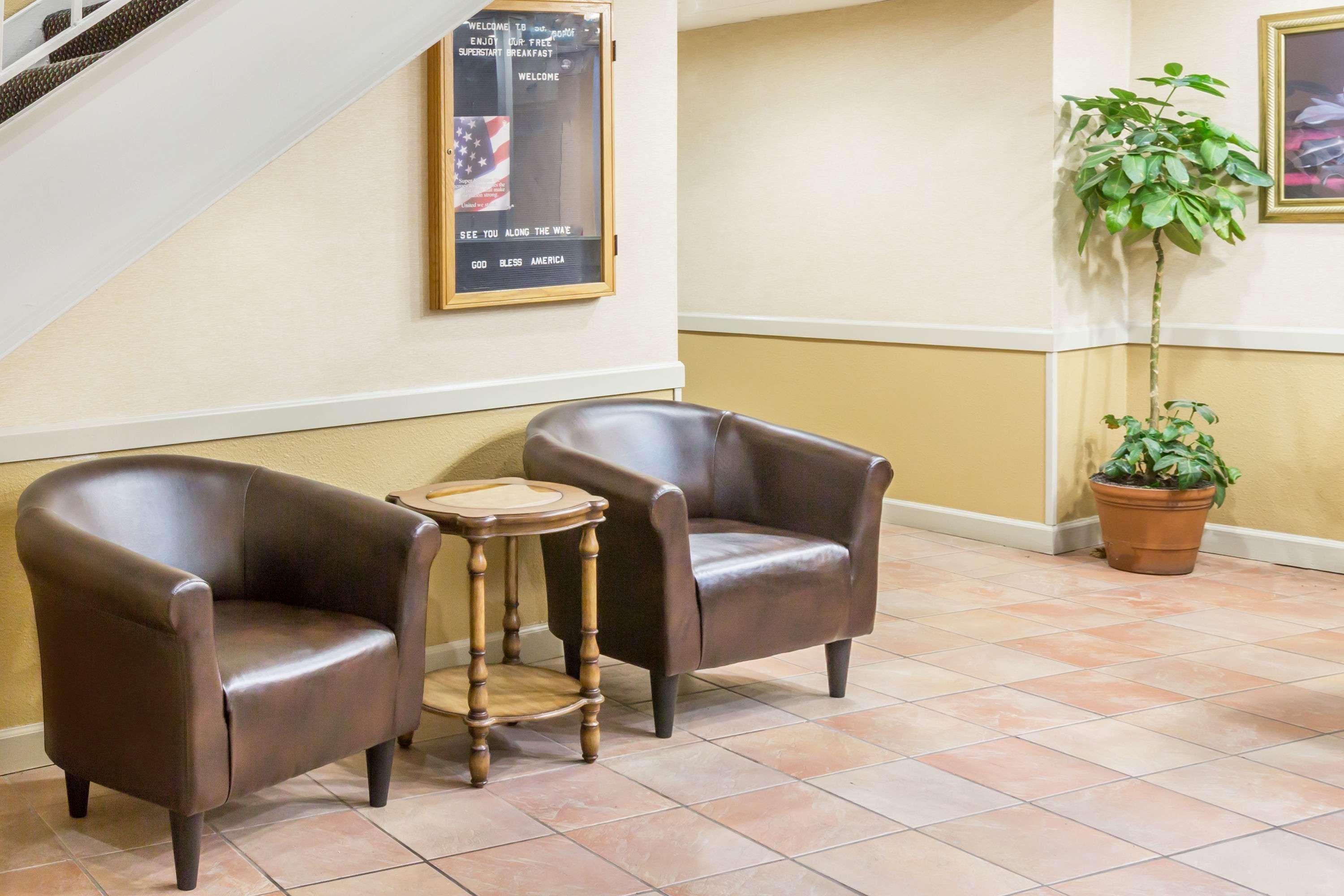 Super 8 By Wyndham Knoxville Downtown Area Extérieur photo